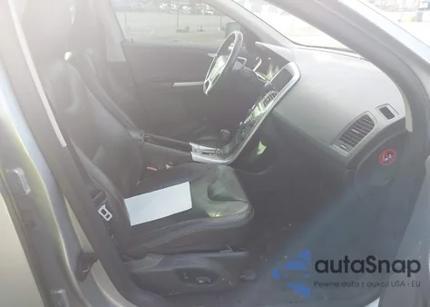 2012 Volvo Xc60 3.2 Premier z USA, uszkodzony, nr VIN YV4952DL2C2251505